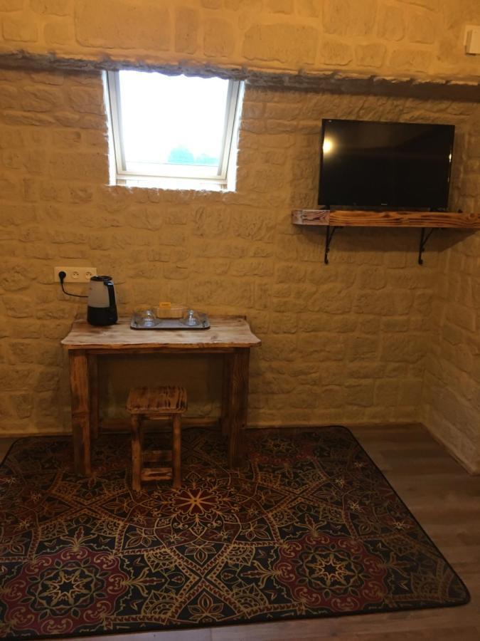 Chambre D'Hote Medieval Du Vieux Bourg Chailloue Exterior photo